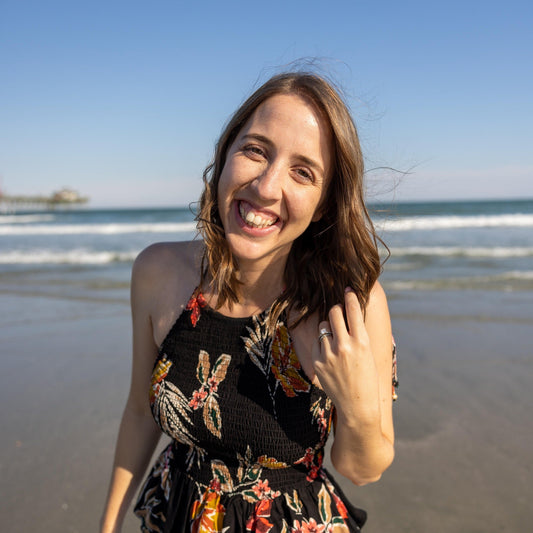 Welcome to my 3rd interview: Sam Johnson, and check out her cool collections!